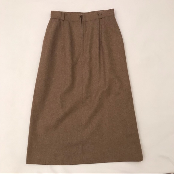 College Town Classic Tan Wool Skirt - Like New! - Picture 11 of 15